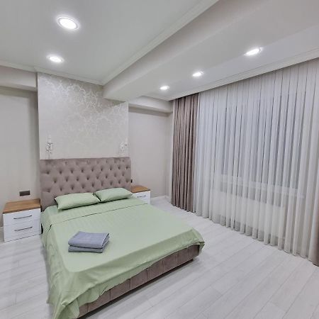 Grand Excelent New Ultra Central Apartments Kischinau Exterior foto