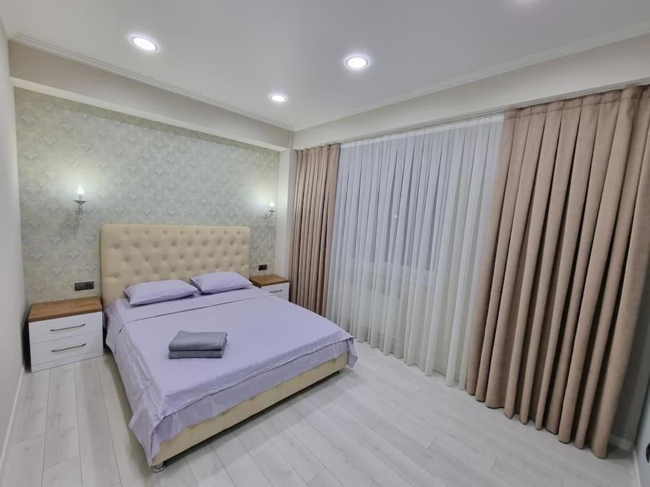 Grand Excelent New Ultra Central Apartments Kischinau Exterior foto