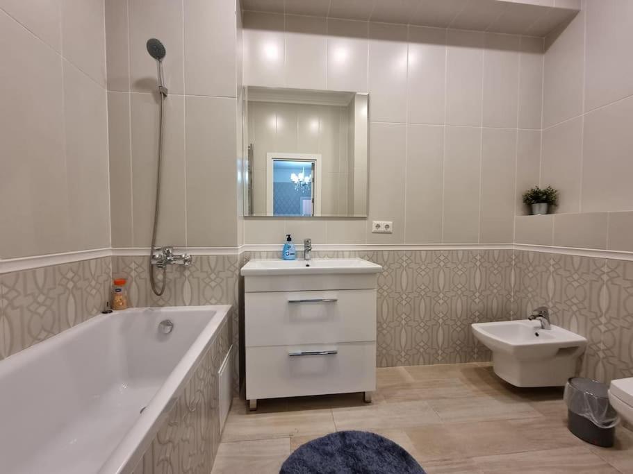 Grand Excelent New Ultra Central Apartments Kischinau Exterior foto