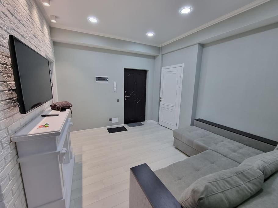 Grand Excelent New Ultra Central Apartments Kischinau Exterior foto