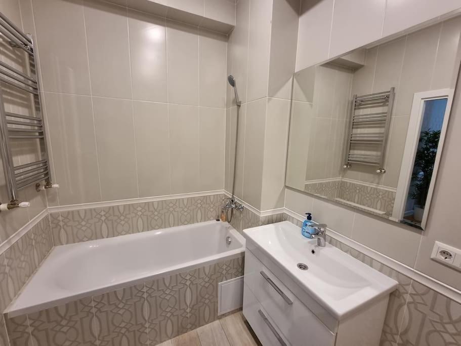 Grand Excelent New Ultra Central Apartments Kischinau Exterior foto