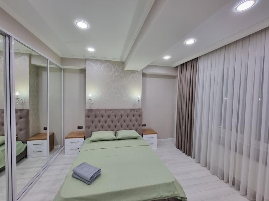 Grand Excelent New Ultra Central Apartments Kischinau Exterior foto