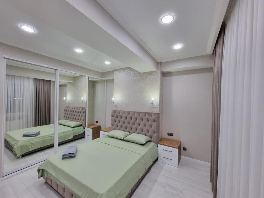 Grand Excelent New Ultra Central Apartments Kischinau Exterior foto