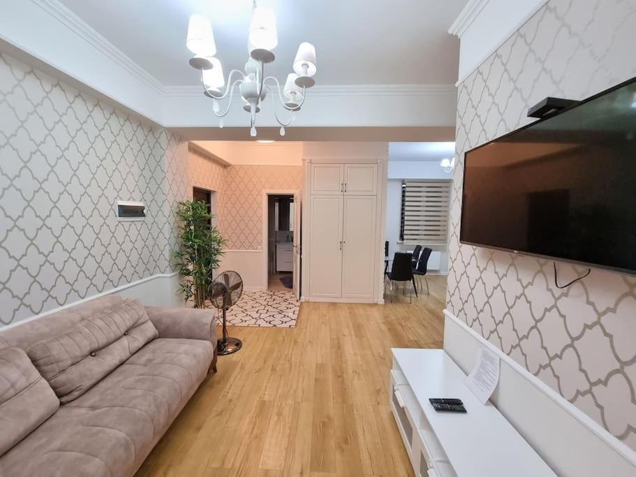 Grand Excelent New Ultra Central Apartments Kischinau Exterior foto