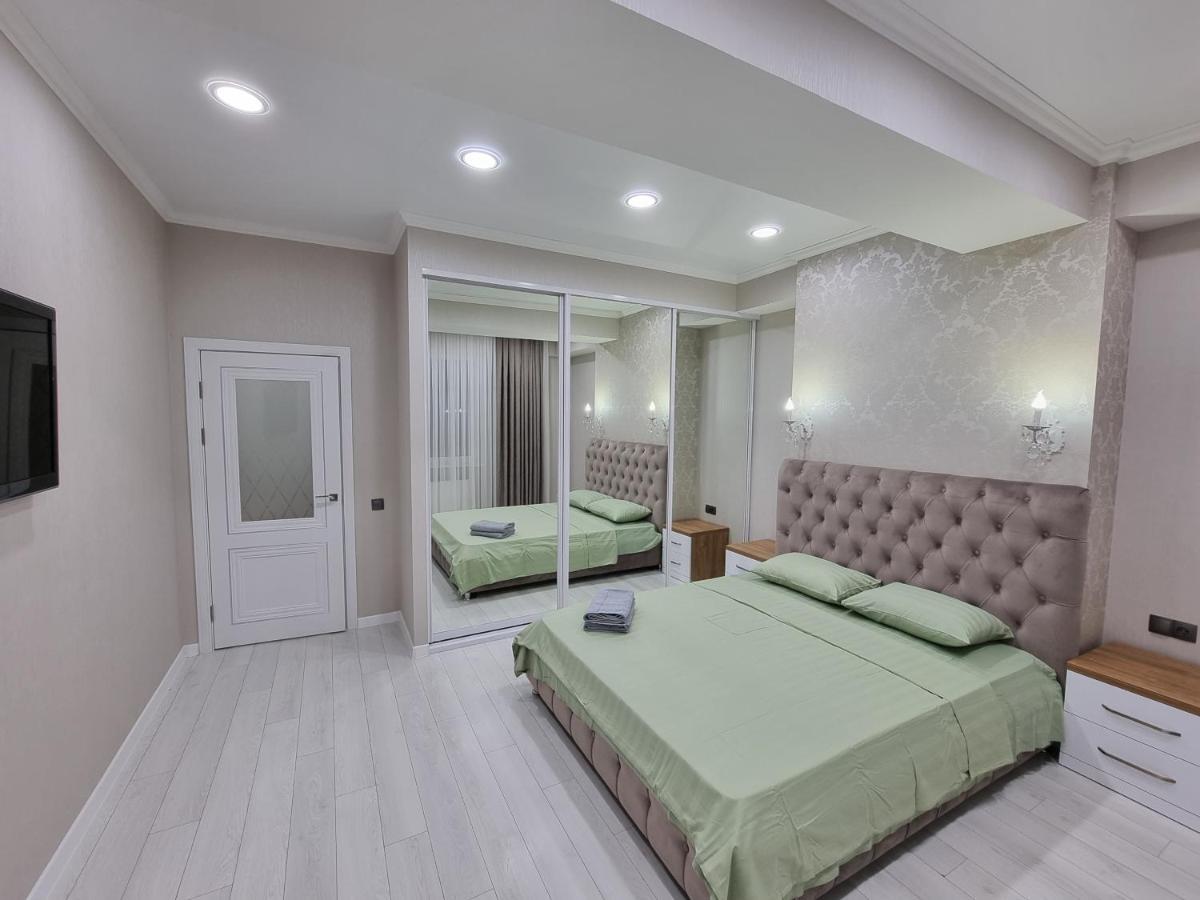 Grand Excelent New Ultra Central Apartments Kischinau Exterior foto