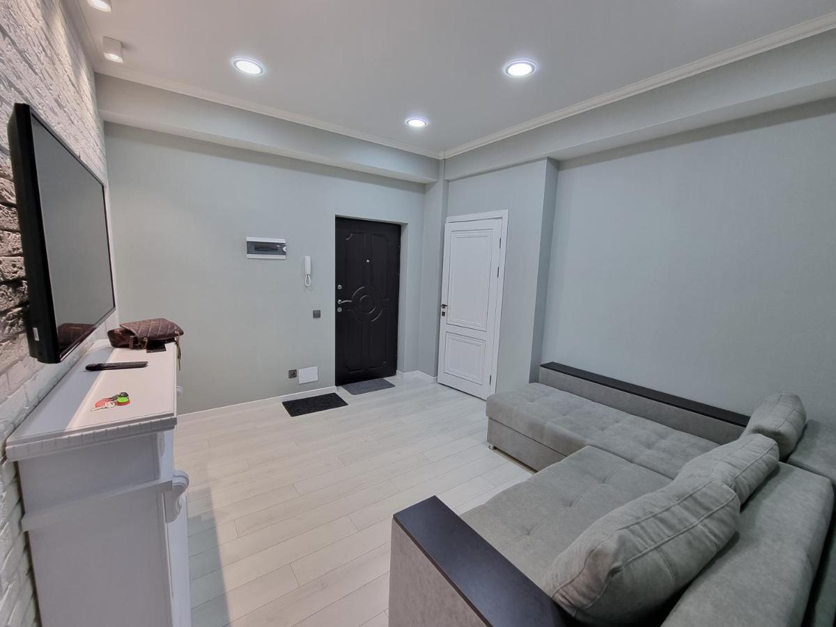 Grand Excelent New Ultra Central Apartments Kischinau Exterior foto