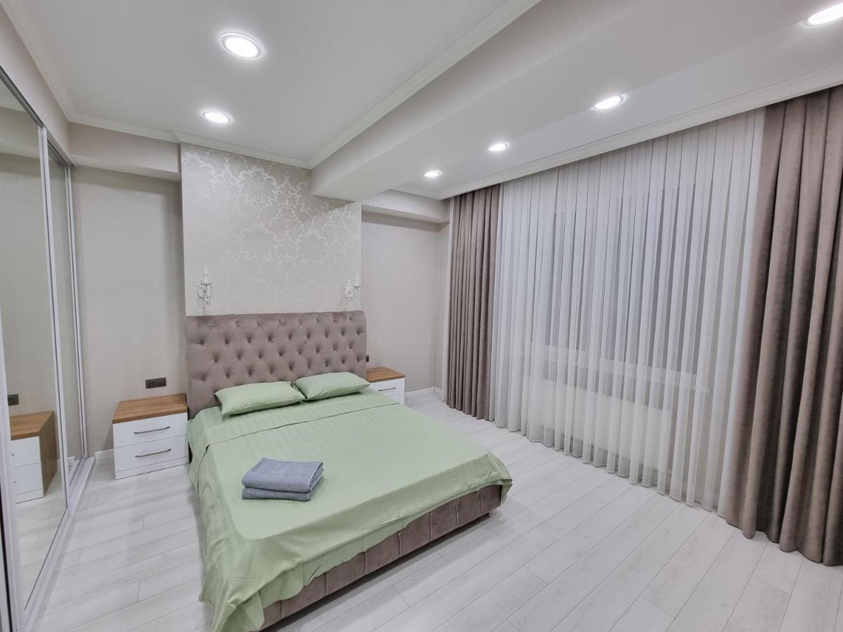 Grand Excelent New Ultra Central Apartments Kischinau Exterior foto